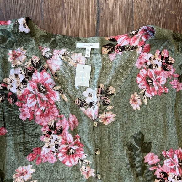 🆕 Maurice’s green floral tie front Shirt SZ MED - Picture 3 of 4
